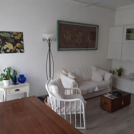 Appartamento Mamma Sandra, Incantevole Tre Posti Piu Uno Florenz Exterior foto